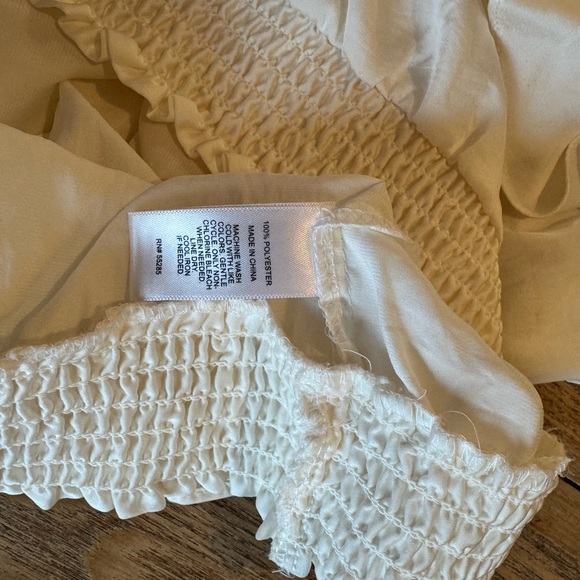 Express Ivory Ruffle Top - Picture 6 of 7